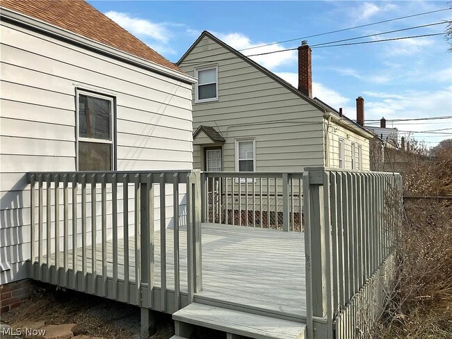 Foto del edificio - 364 E 330th St