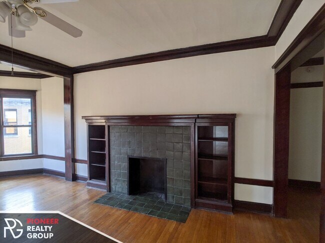 Foto del edificio - 2426 N Sawyer Ave
