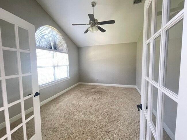 Building Photo - 9775 Bay Vista Estates Blvd