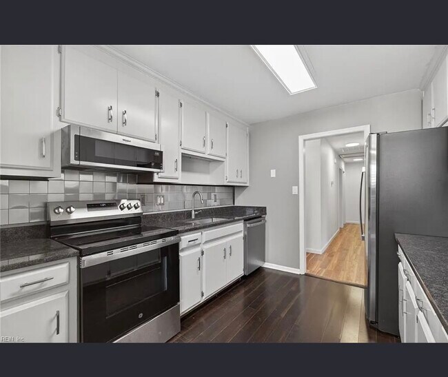 Foto del edificio - 744 Flagship Dr