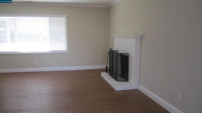 Building Photo - 148 Cynthia Dr