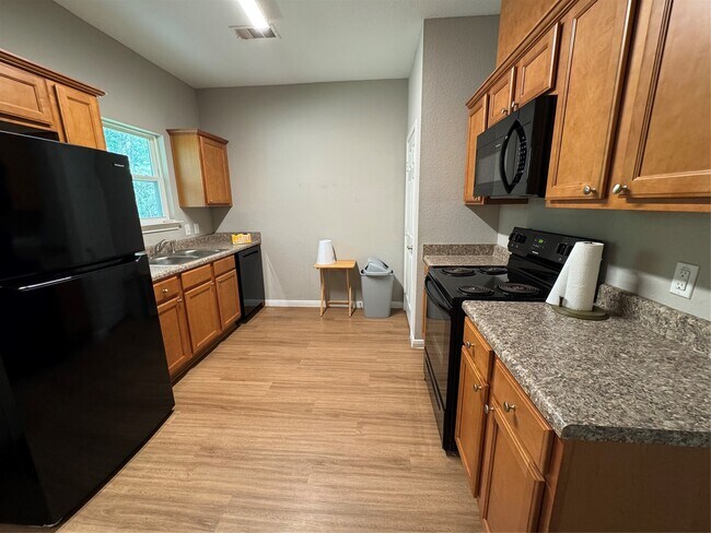 Building Photo - 47 County Rd