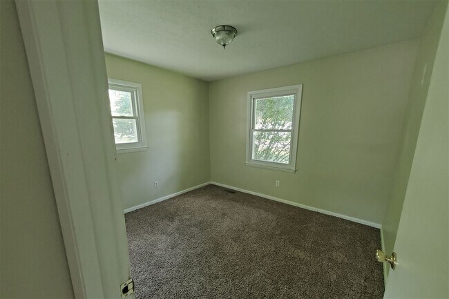 Building Photo - 122 Windy Cir