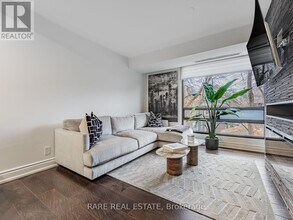 Building Photo - 449 Walmer Rd