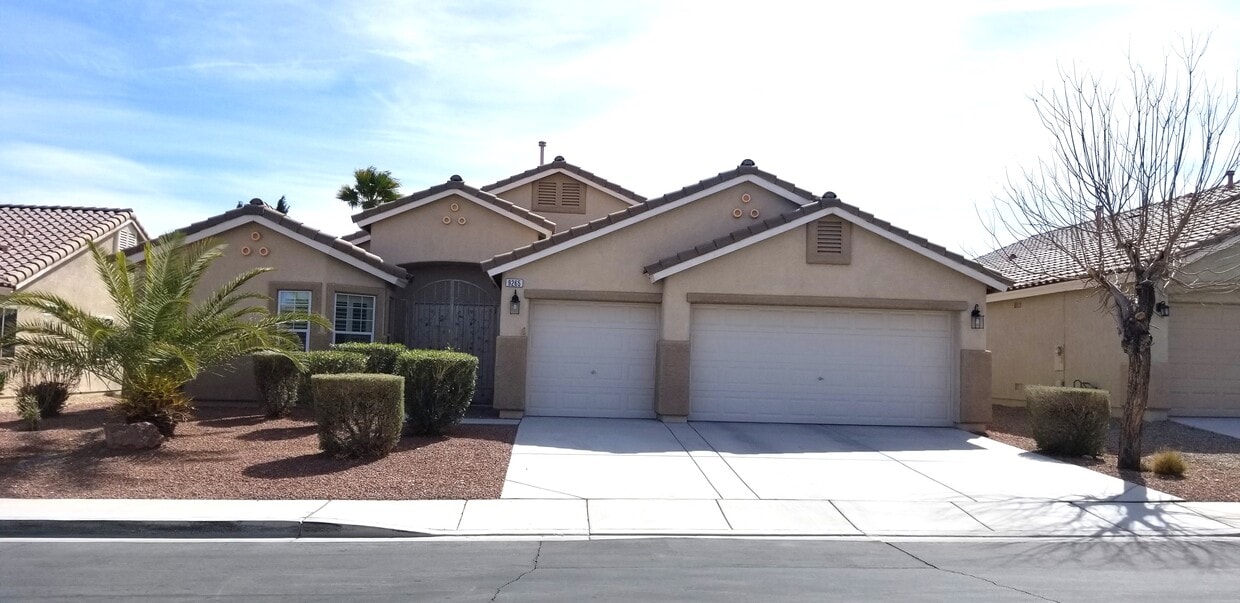 Primary Photo - 9265 Gentle Cascade Ave