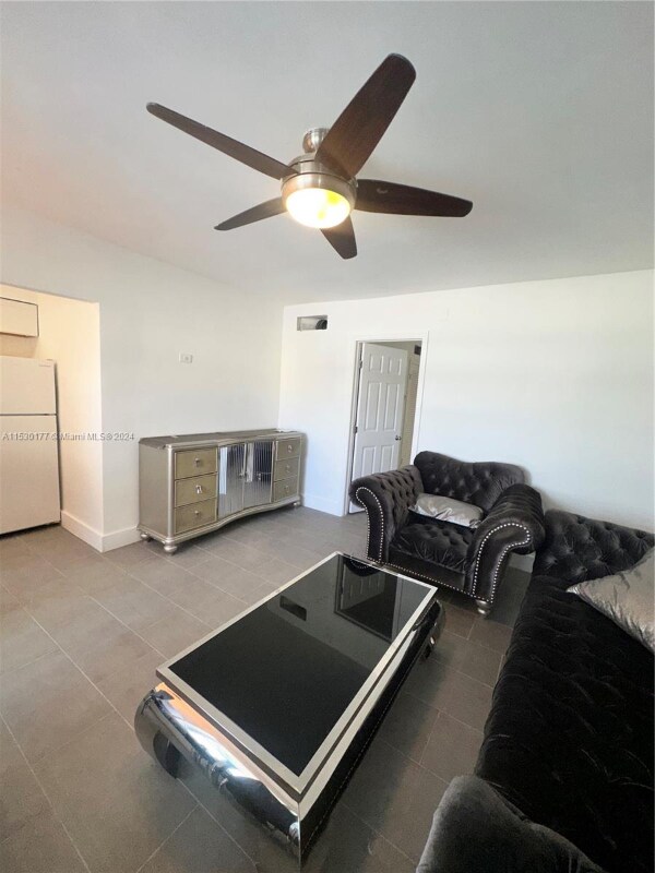 Building Photo - 1755 Venice Ln