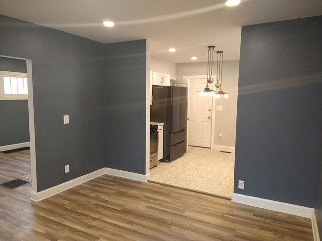 Foto del edificio - 587 S Ogden Ave