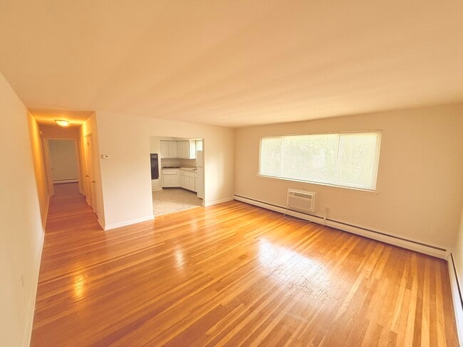 Building Photo - 615 Paxon Ave