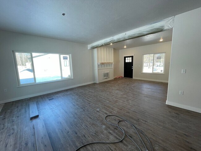 Foto del edificio - 7442 N Paw St