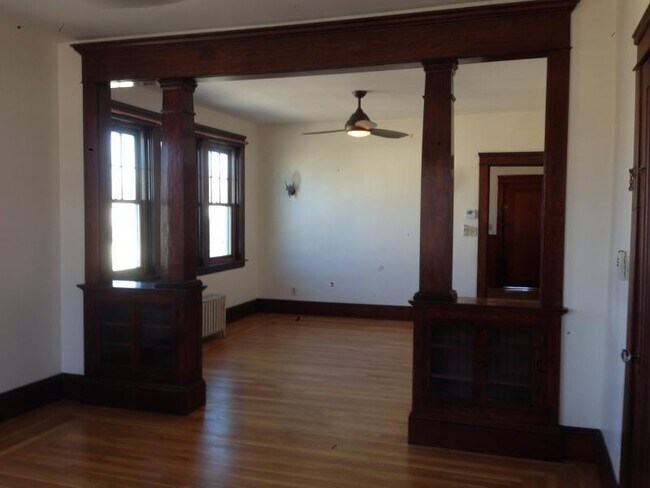 Building Photo - 371 Mt Pleasant Ave