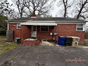 Building Photo - 4526 Albion Rd