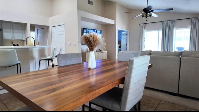 Building Photo - 13653 Artesa Bell Dr