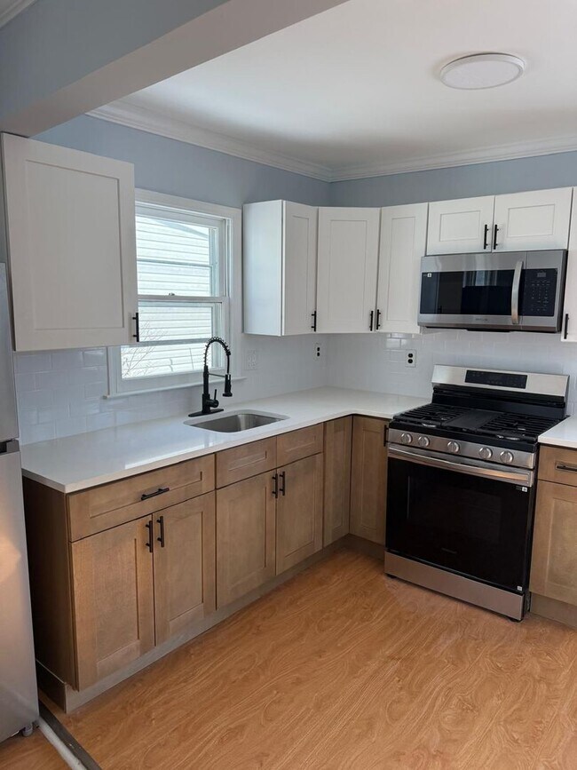 Building Photo - Cozy 3BR/2BA Ranch with Driveway in Toms River