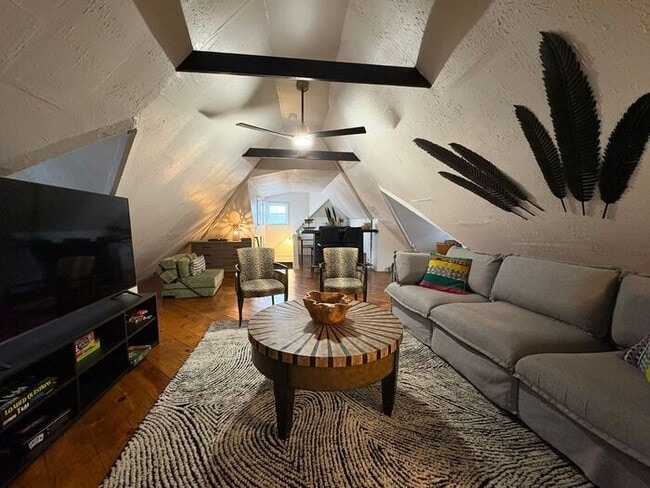 Building Photo - $5,400 | 7 Bedroom, 5 Bathroom Single Family Home | No Pets* | Available for August 1st, 2027 Mov...