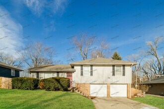 Building Photo - 7414 E 110th St