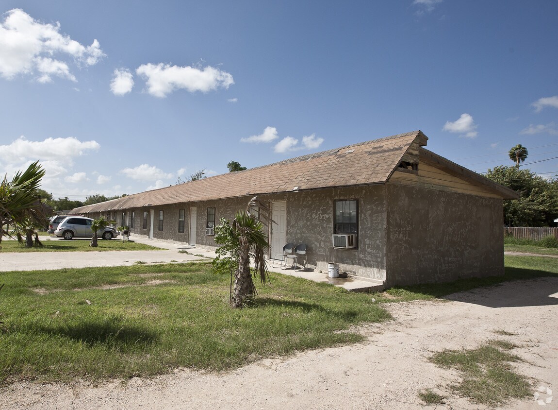 Primary Photo - 1520 W Sugar Cane Rd