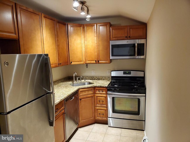 Building Photo - 345 Nassau St