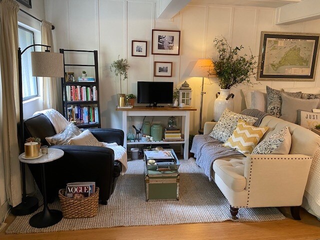 Sitting area - 1018 Mariposa Ave