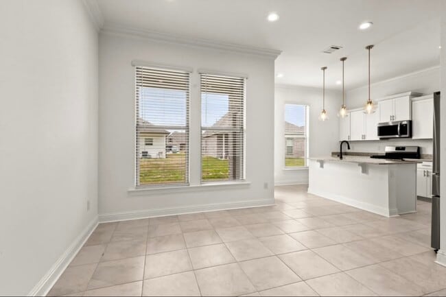 Building Photo - 9883 Richford Dr