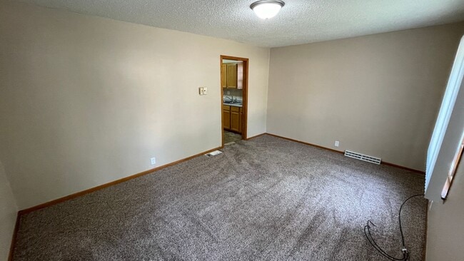 Building Photo - 2 Bed, 1 Bath Single Family House for Rent
