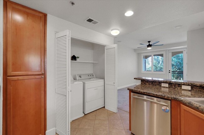 Foto del edificio - 1501 Secret Ravine Pkwy