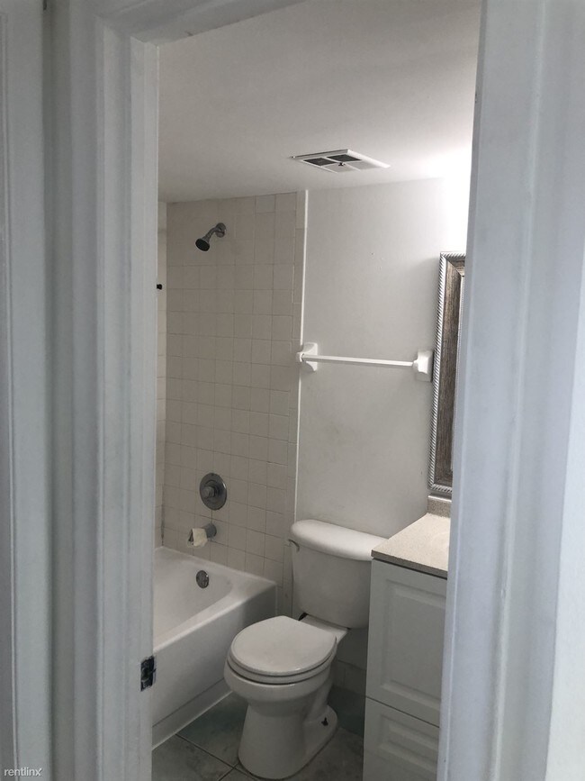 Foto del edificio - 2 br, 2 bath Condo - Lago Grande Apt 201-1