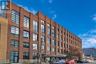 Building Photo - 43-143 Hanna Ave