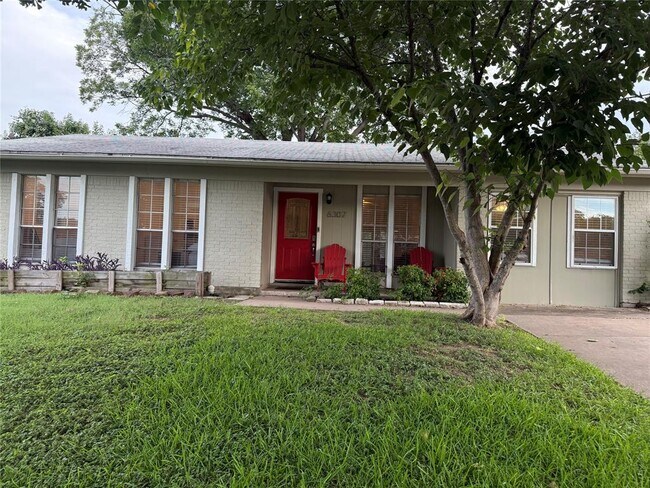 Foto del edificio - 6307 Huntleigh Way
