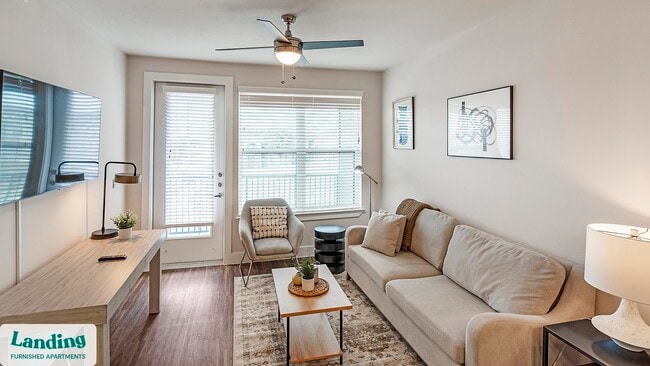 Building Photo - 15950 Chase Hill Blvd