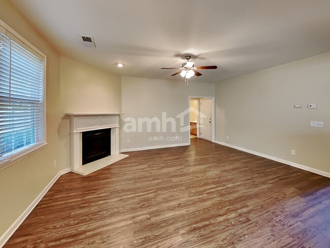 Foto del edificio - 183 Diamond Ridge Ave