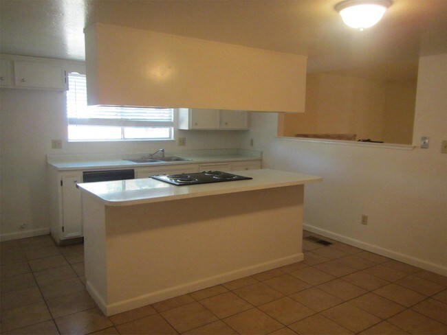Building Photo - 3209 Moonview Dr