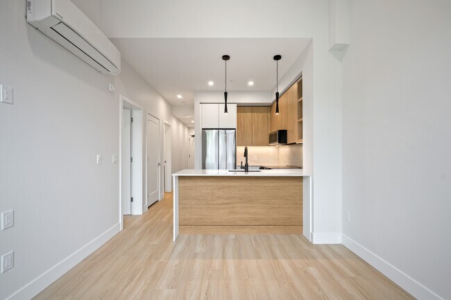 Building Photo - 34395 Gladys Ave