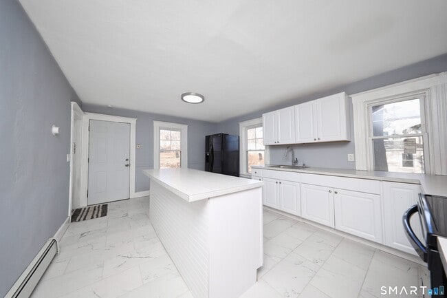 Foto del edificio - 78 Maplewood Ave