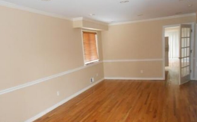 Dining room - 129 Alberta Ave
