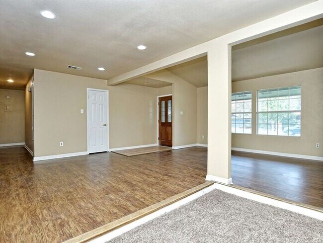 Building Photo - BEAUTIFULLY LANDSCAPE ANDERSON MILL 3 BEDR...