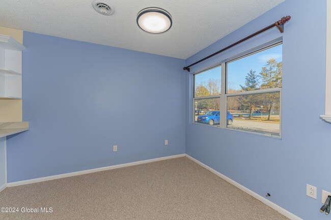 Building Photo - 504 Greenwich Dr