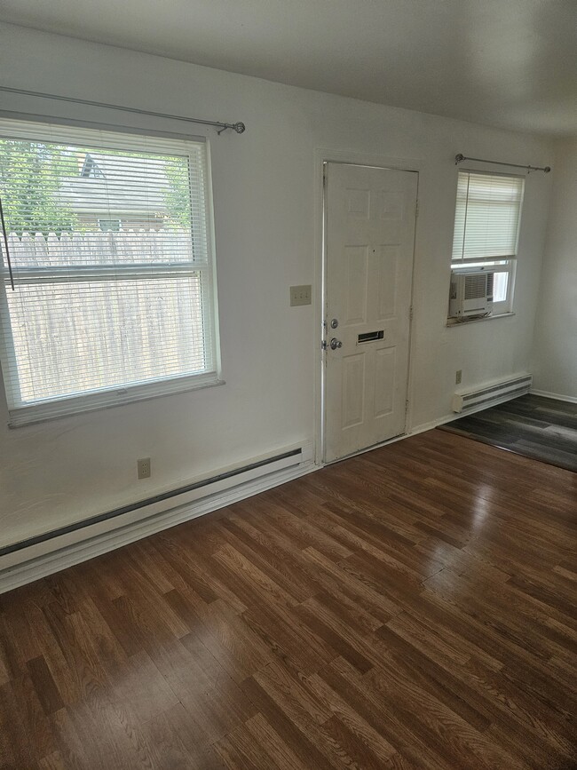 Building Photo - 3941 Zinsle Ave