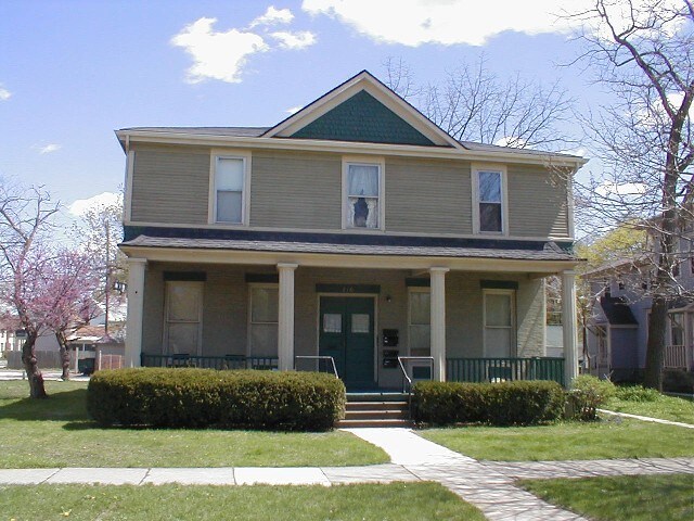 Building Photo - 216 N Hamilton Dr