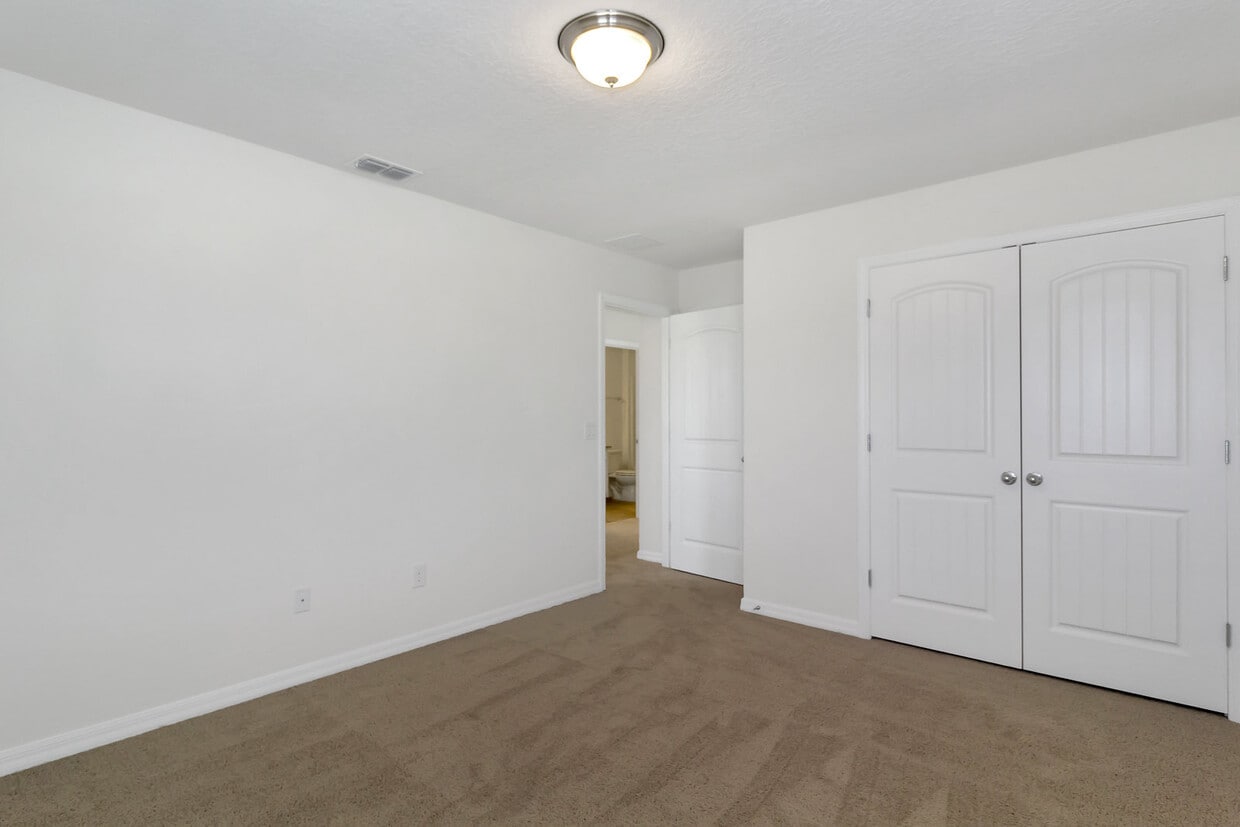upstairs bedroom - 16242 OUTLOOK SHORE ALLEY