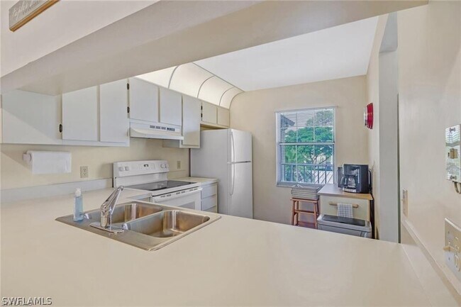 Building Photo - 2572 Kings Lake Blvd