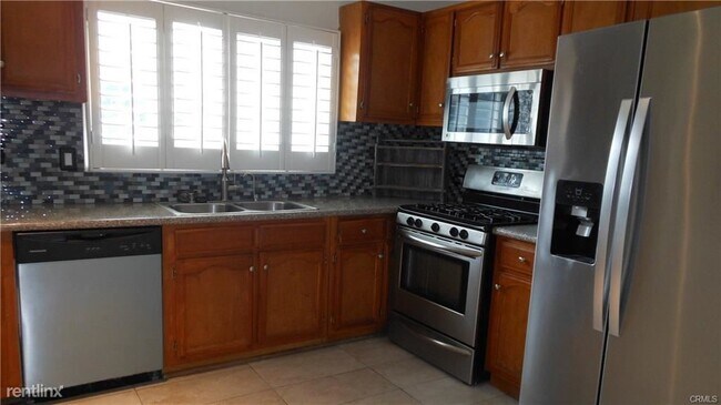 Foto del edificio - 2 br, 1.5 bath House - 1201 Sanborn Ave