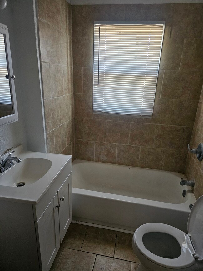 Foto del edificio - 3223 Cleveland Ave