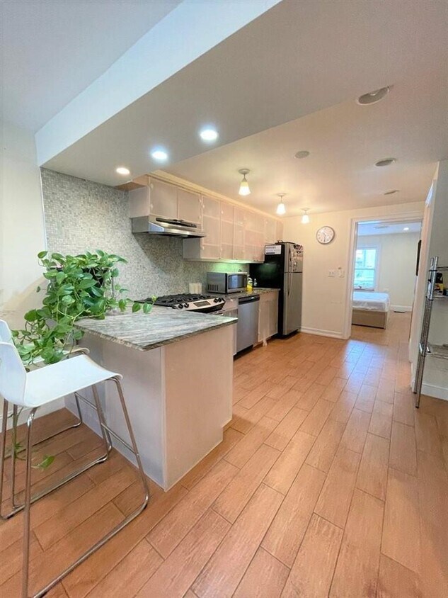 Foto principal - 202 Grand St
