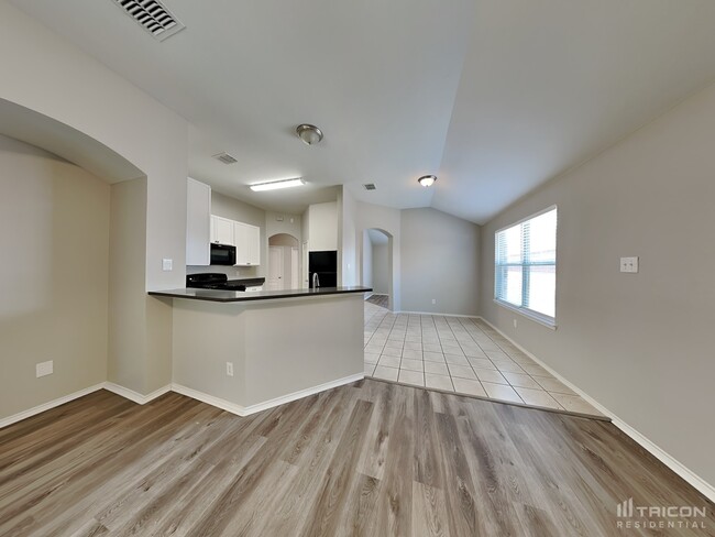 Building Photo - 2544 Taos Dr