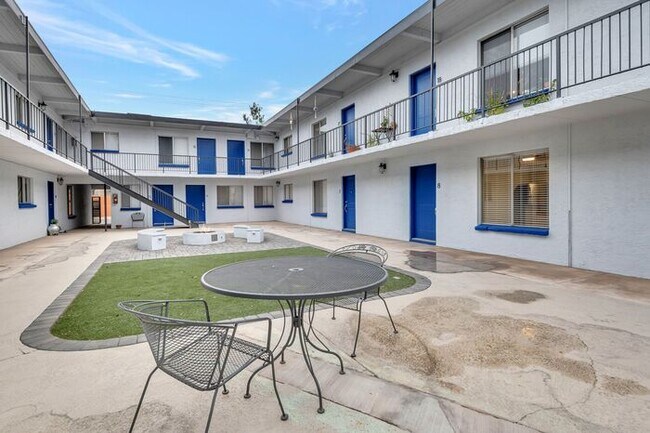 Foto del edificio - U of A Affordable housing!!! Affordable 2 ...