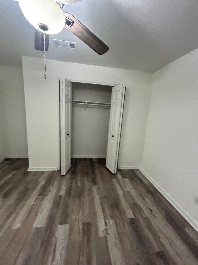 Foto del edificio - 2805 Villamore Ave
