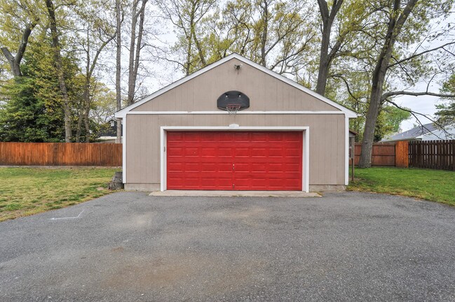 Building Photo - 1754 Forge Pond Rd