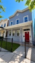 Building Photo - 535 28th St