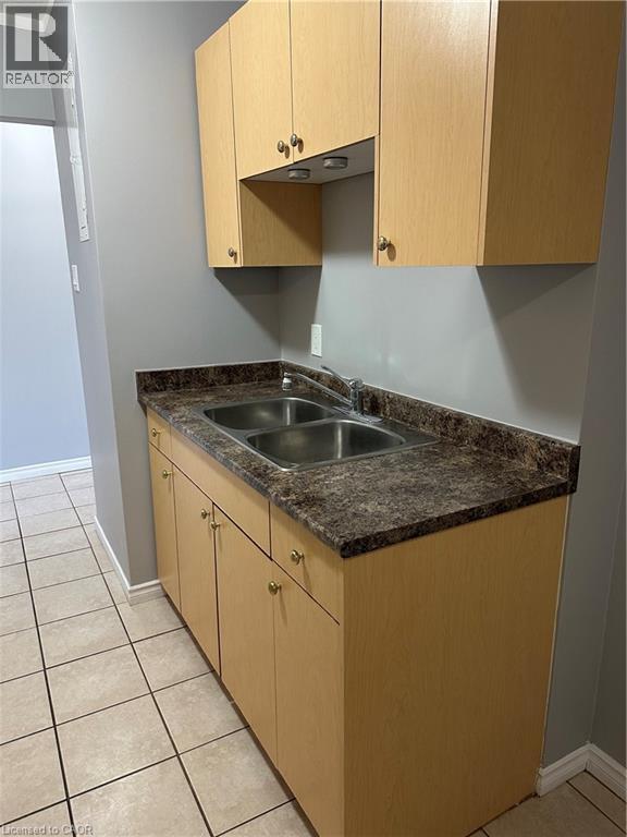 Building Photo - 815 Barbara Ct