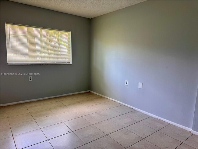 Building Photo - 1186 Lake Terry Dr